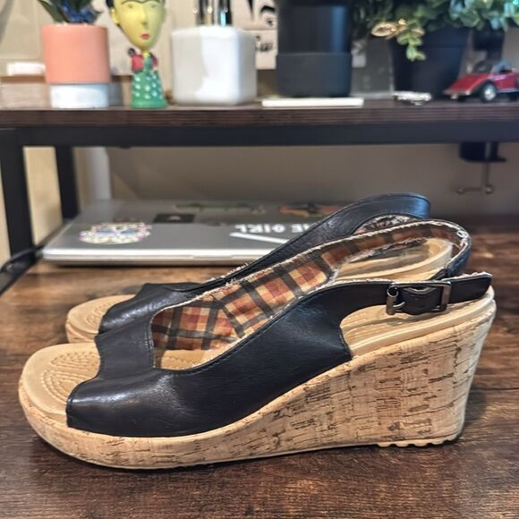 Crocs Black A-Leigh Cork Wedges size 8 - Picture 3 of 9
